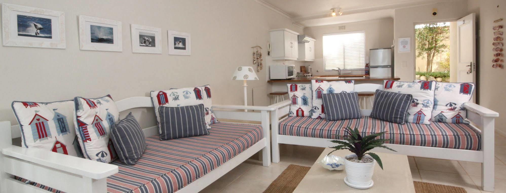 Апартаменты The Potting Shed Self Catering Херманус Экстерьер фото